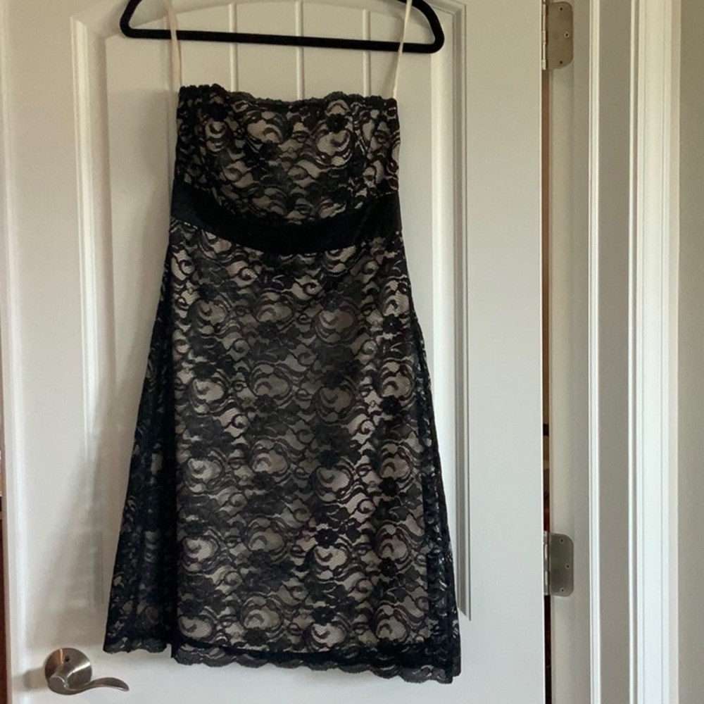 Women’s Lace Cocktail Dress. Worn a few times. Smoke free home.